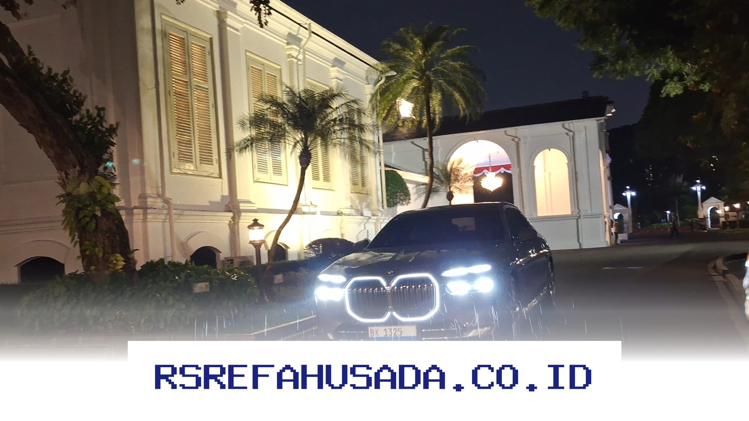 BMW i7 Si Mobil Mewah Jokowi saat Temu Prabowo di Istana, Harganya Rp3,3 Miliar!