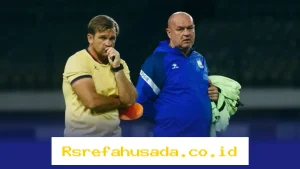 Bojan Hodak Ngambek dan Tutup Mulut Usai Persebaya vs Persib Berakhir Imbang!