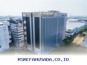 DCII Raup Laba Bersih Rp1 Triliun, Pendapatan Melesat Tajam Menuju 2025!